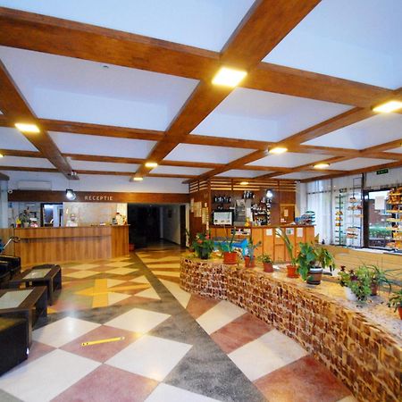 Hotel Sanda Венус Екстериор снимка