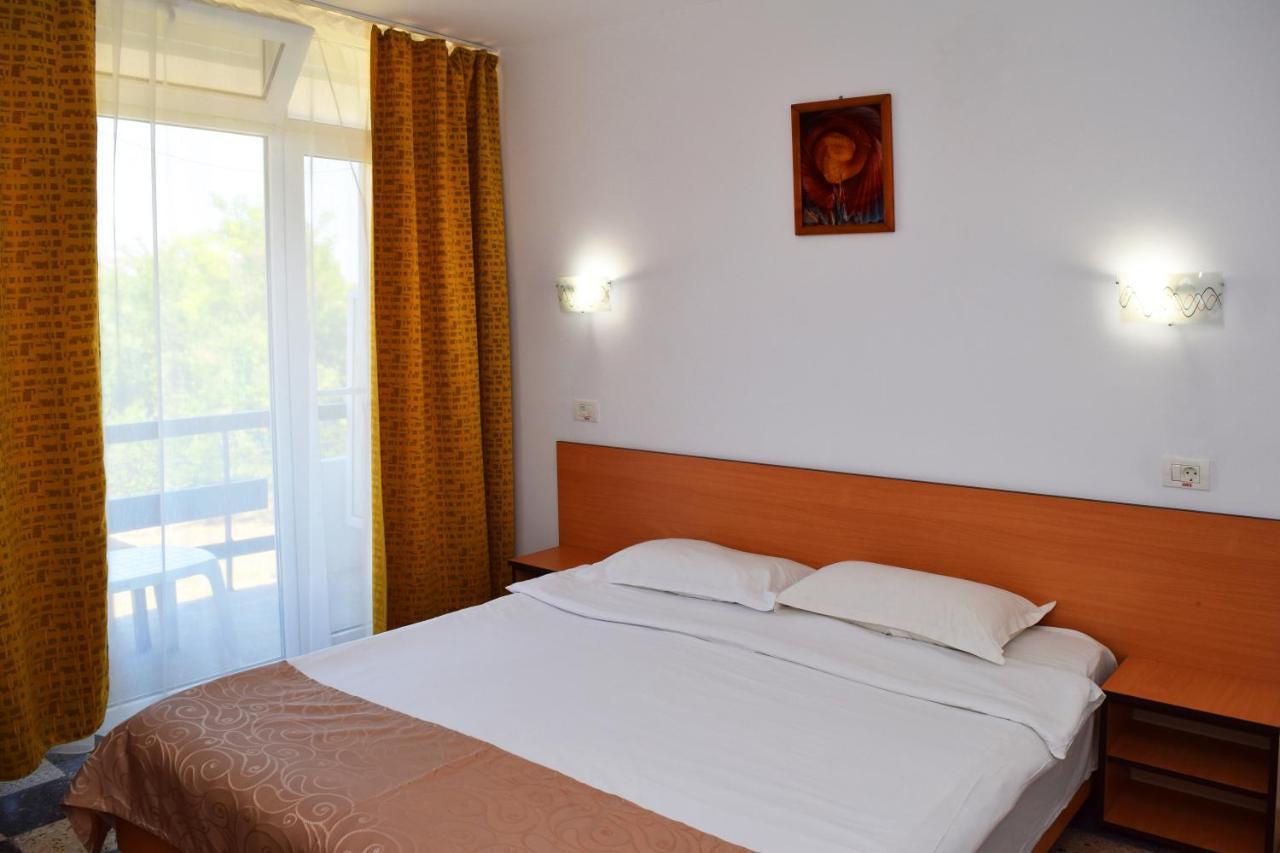 Hotel Sanda Венус Екстериор снимка