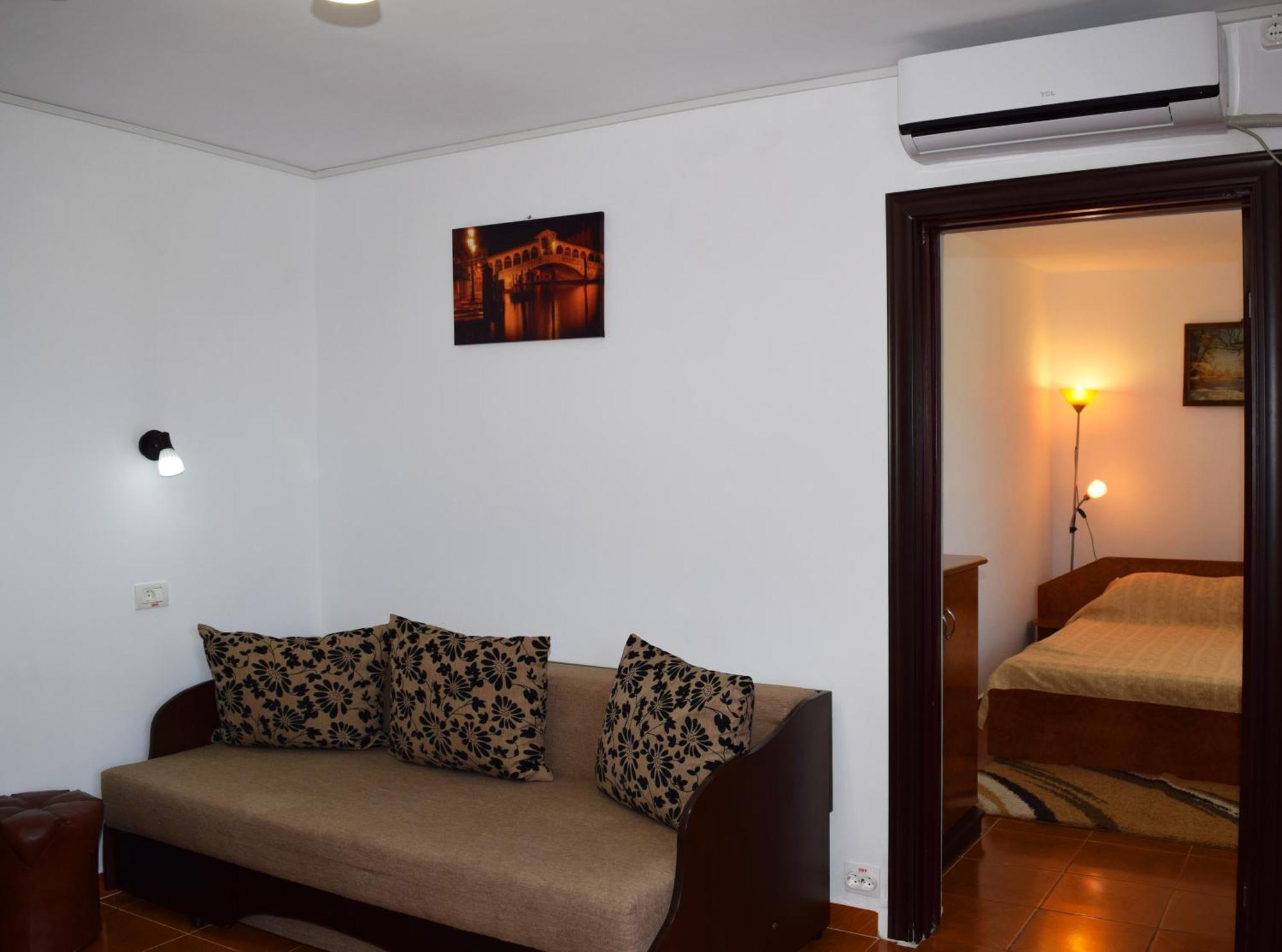 Hotel Sanda Венус Екстериор снимка