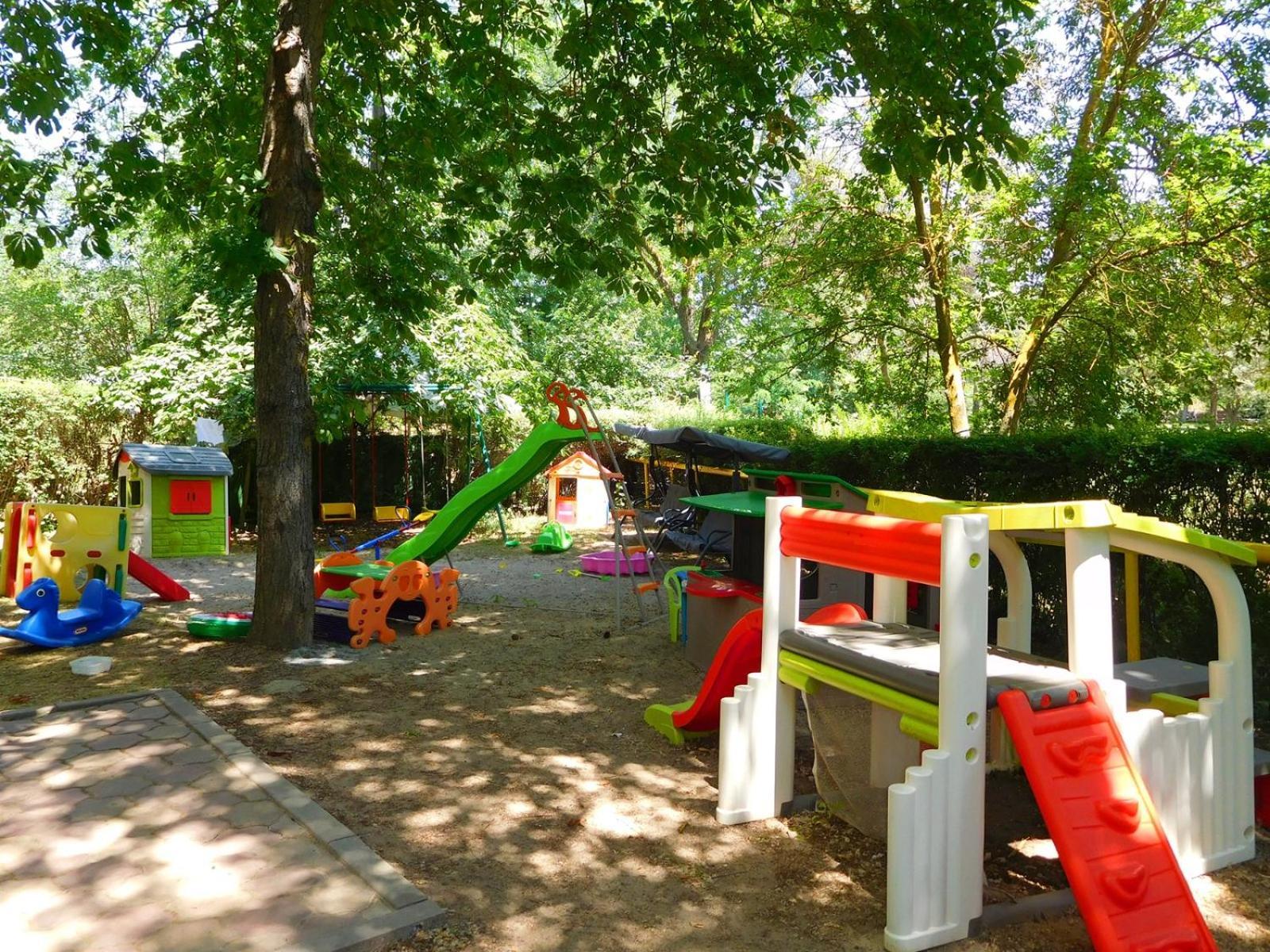 Hotel Sanda Венус Екстериор снимка